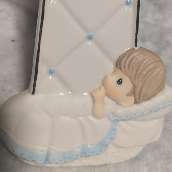 ❄️ Precious Moments Boy's Baptism Cross - Picture 2 of 4